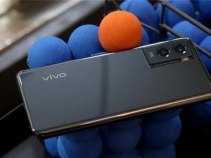 vivo55手机怎么样？（全面解析vivo55手机的优点与缺点）