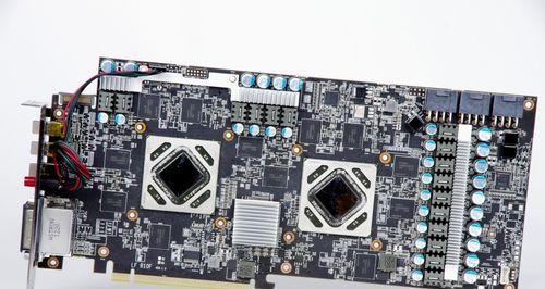 HD7990显卡