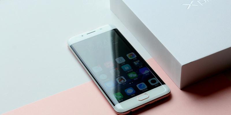 Xplay6屏幕质量如何？（全面评测Xplay6的屏幕品质，解析其独特之处）