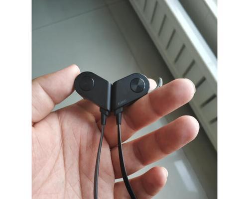 酷我K1耳机通话质量如何？（一款领先通话技术的耳机探索）